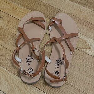 Forever 21 So Me Criss Cross Faux Leather Sandals Gladiator Flats
